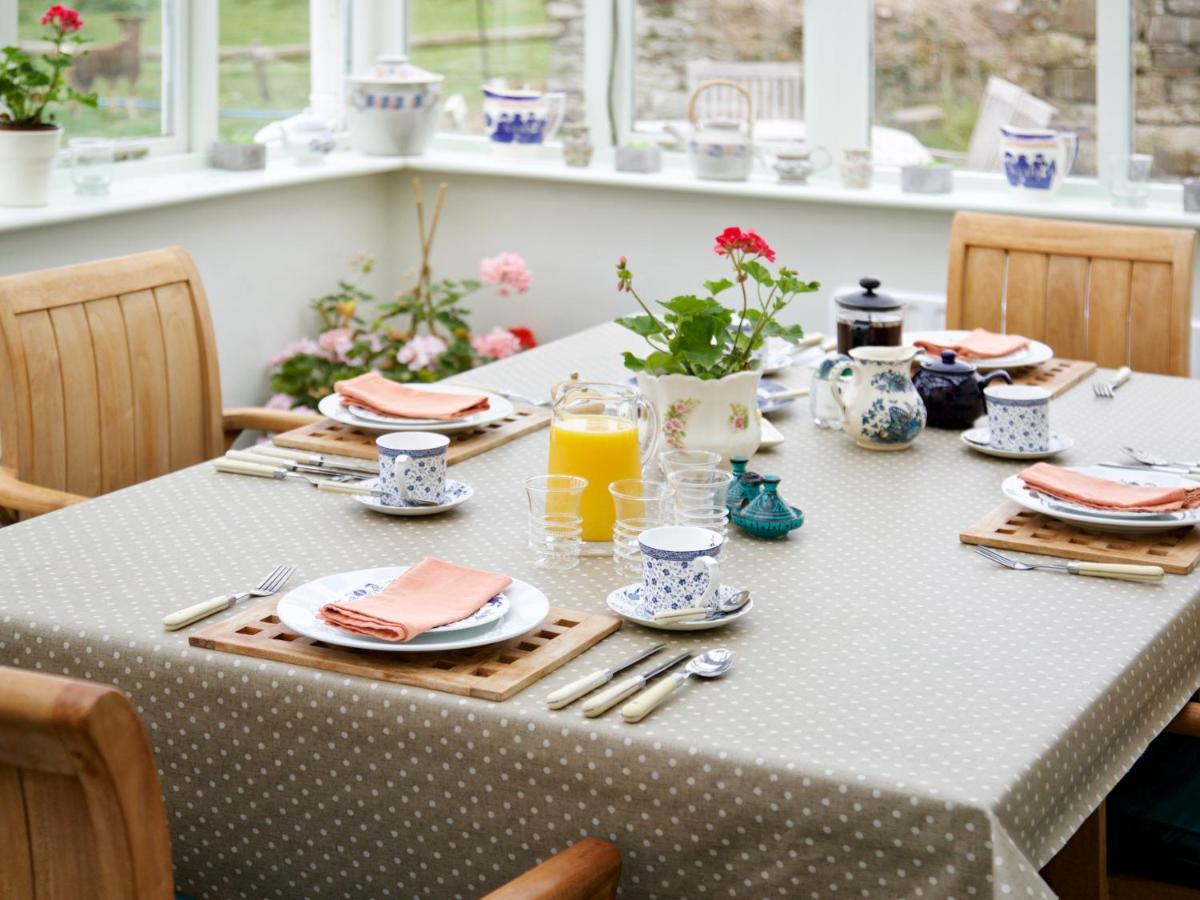 Bed and Breakfast Higher Tresmorn Farm Crackington Haven Экстерьер фото
